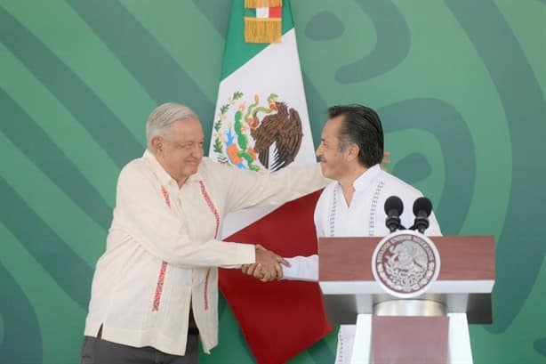 Los gobernadores de antes tenían hasta yates: AMLO desde Veracruz