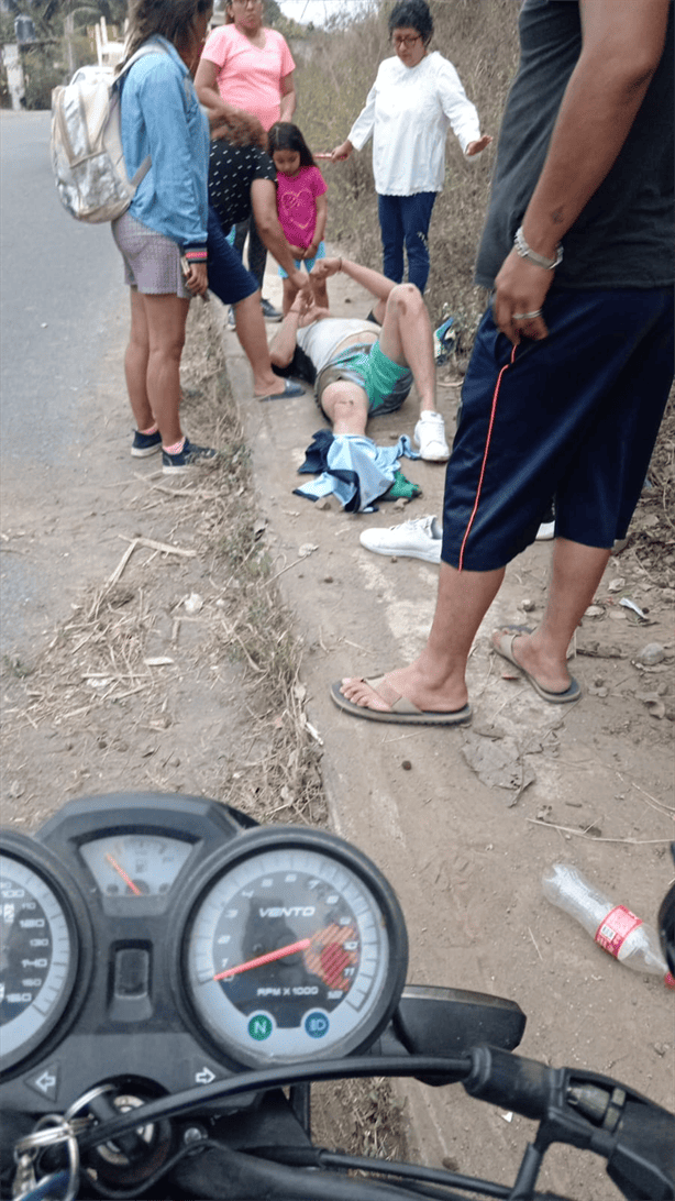Joven motociclista derrapa y resulta con graves lesiones en Tolome, Paso de Ovejas