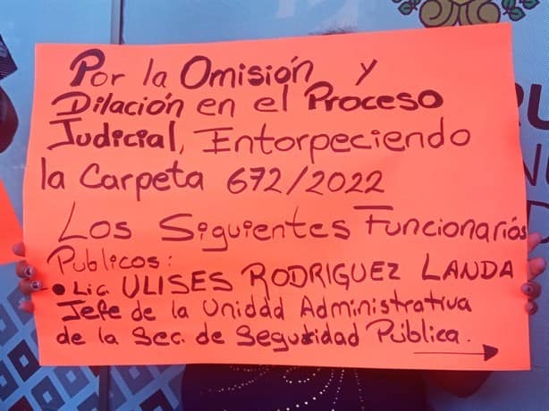 Extrabajadores de Seguridad Pública se manifiestan en Xalapa