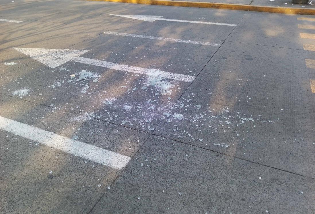 Cristales sobre la avenida Díaz Mirón ponen en riesgo a los automovilistas