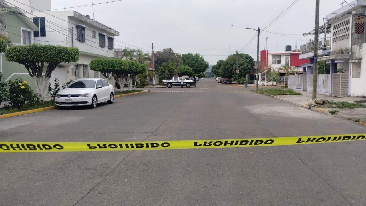 A balazos roban camioneta en Poza Rica, Veracruz