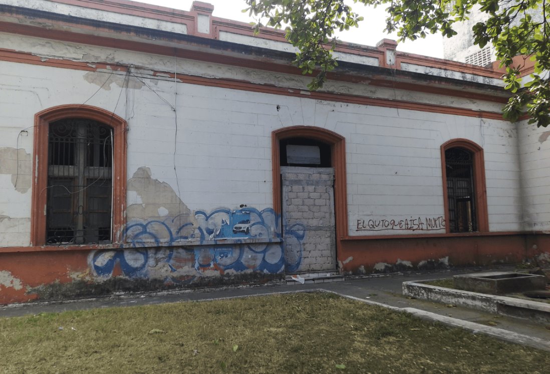 Mujeres comerciantes denuncian pésimas condiciones en el expenal de Allende
