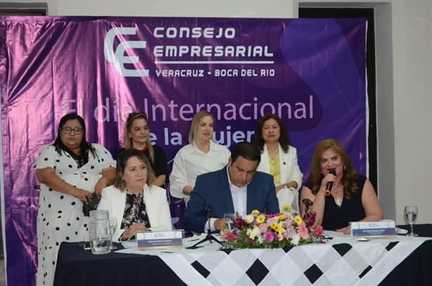 Presenta CCE el Top 100 Destacadas Mujeres Líderes en México 2024