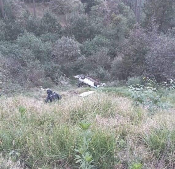 Volcadura de auto deja tres lesionados en la carretera Xalapa-Perote