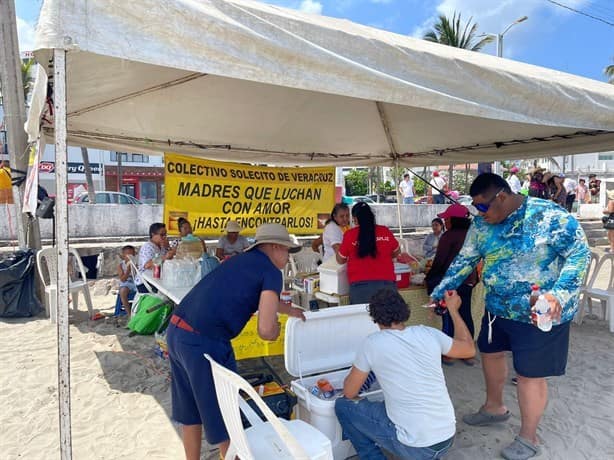 Colectivo Solecito recauda fondos en playa Villa del Mar en Veracruz