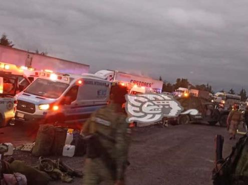 Vuelca vehículo de la Sedena en libramiento Xalapa-Perote; hay 10 soldados lesionados