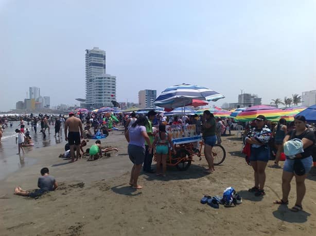 Abarrotan las playas de Veracruz y Boca del Río en último día de Semana Santa
