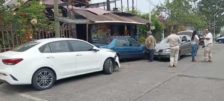 Choque en calles de Córdoba deja dos personas lesionadas