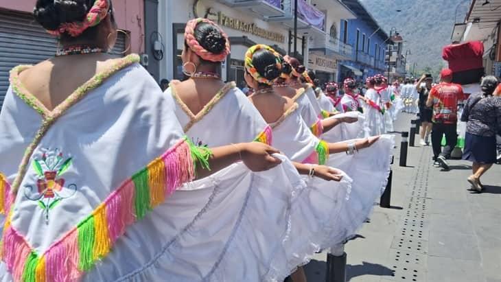 Realizan Monumental Huasteca en Orizaba; próximo año van por Récord Guiness