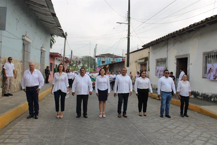 Más de 1600 trabajadores desfilan por el Día del Trabajo en Misantla 