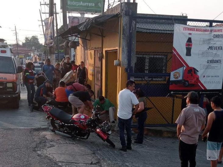 Motociclistas resultan lesionados tras derrapar en calles de Misantla