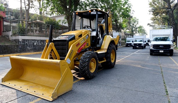 Ponen en servicio 12 vehículos  en la CMAS en Xalapa