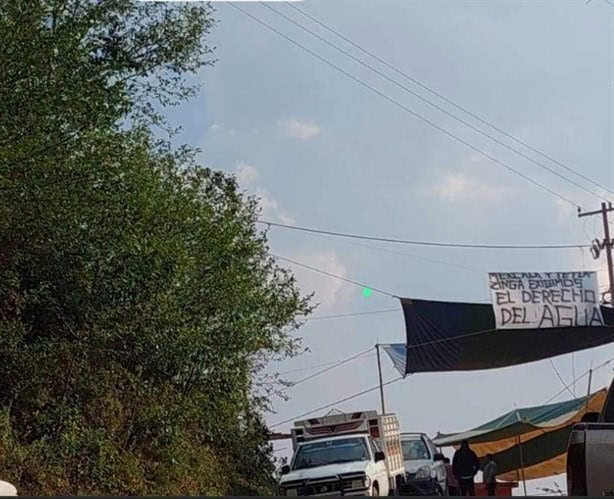 Tras bloqueo, habitantes de Soledad Atzompa logran servicio gratuito de agua potable