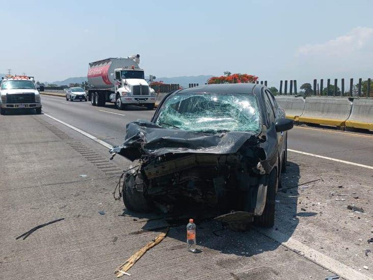 Se impacta contra camión cañero en la autopista Veracruz-Córdoba