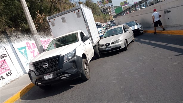 En Xalapa, tremendo caos vial ocasiona choque en Lázaro Cárdenas