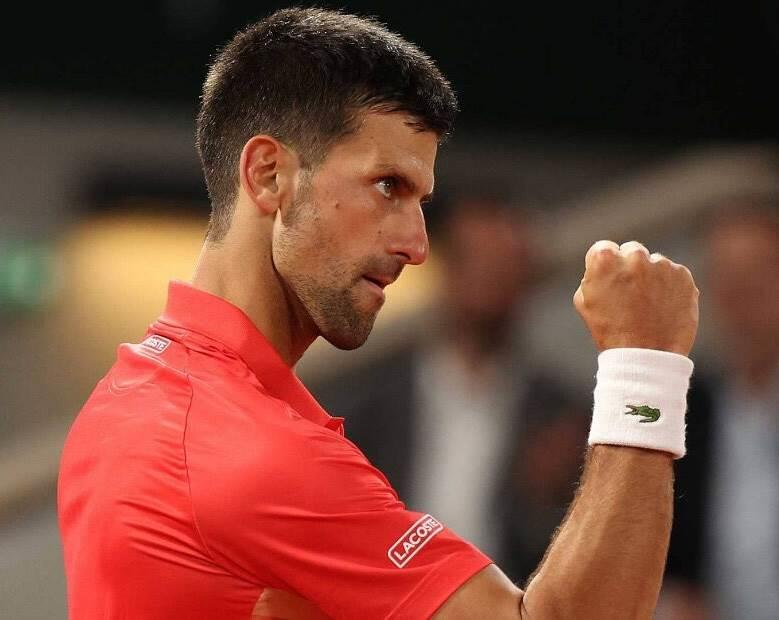 Avanza Novak Djokovic a ronda semifinal