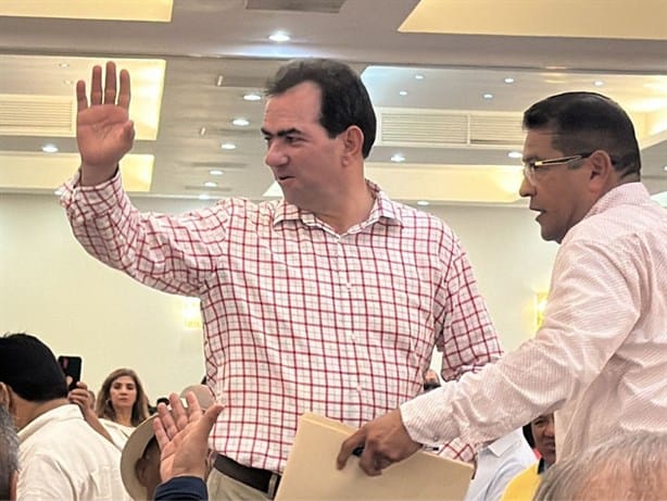 No fallaré a Veracruz, dice Pepe Yunes en evento convocado por ex colaborador de Cuitláhuac García