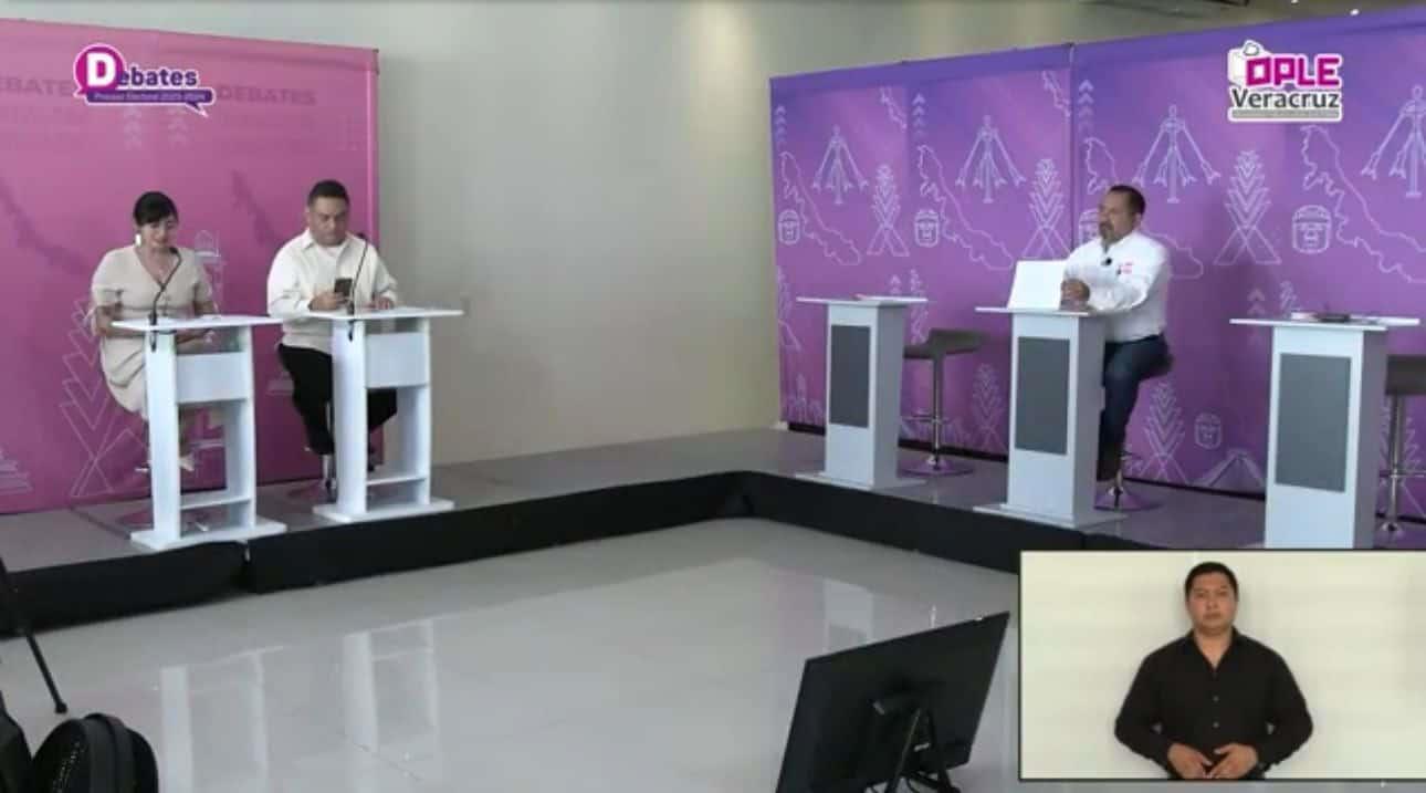 Debate sin combatientes; pobreza e incapacidades