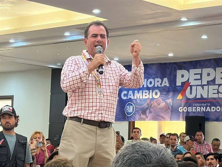 No fallaré a Veracruz, dice Pepe Yunes en evento convocado por ex colaborador de Cuitláhuac García