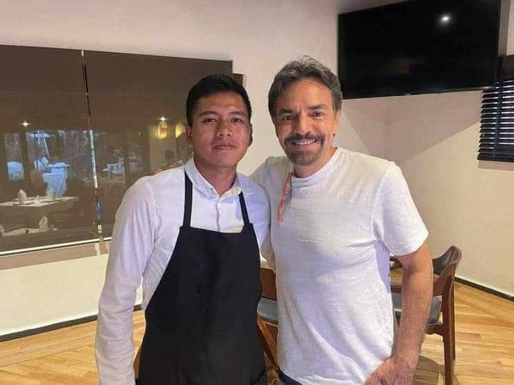 Así trató Eugenio Derbez a tres jóvenes del Istmo de Tehuantepec, en restaurante de Puebla