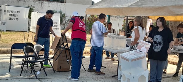 Puntualidad de ciudadanos, pero retraso en instalación de casillas en Xalapa