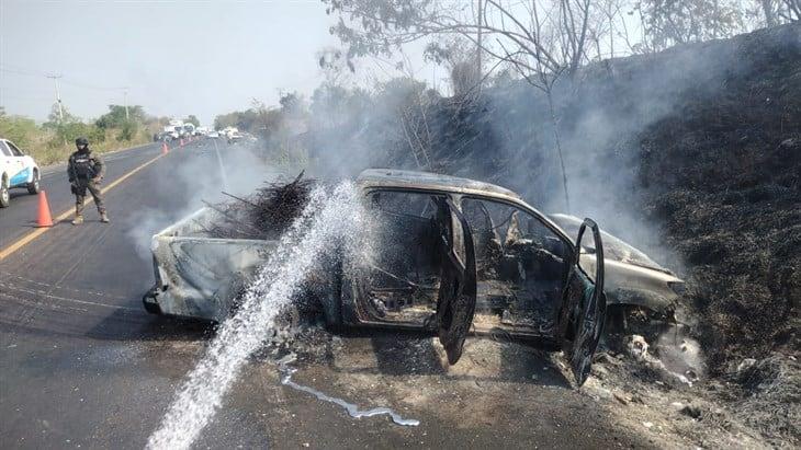 Aparatoso accidente deja tres heridos y dos unidades calcinadas en Tierra Blanca