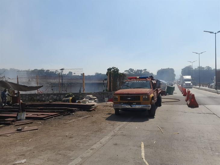 Controlan incendio en ladera del Puente El Metlác