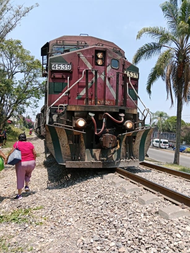 Se descarrila locomotora en bulevar Córdoba-Fortín