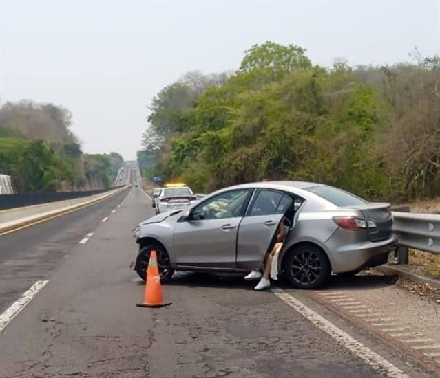 Se registra accidente automovilístico en la autopista Córdoba-Veracruz; hay dos lesionados