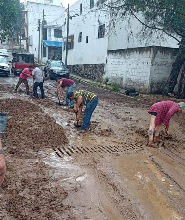 Constructora deja batidero de lodo en colonia Emiliano Zapata de Xalapa