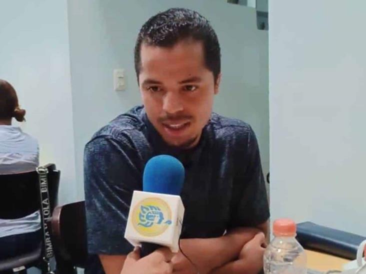 Giovani Dos Santos visita sur de Veracruz y recibe muestras de cariño de aficionados