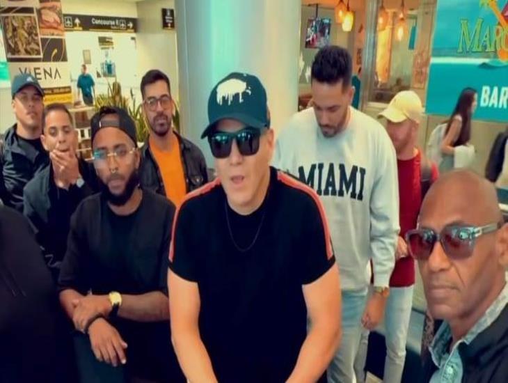 Victor Manuelle envía mensaje al Salsa Fest Veracruz desde el aeropuerto de Miami