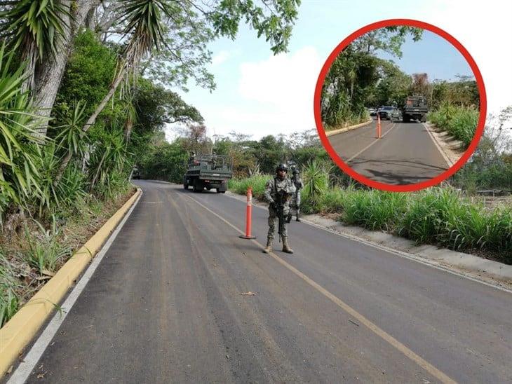 Abandonan cuerpo calcinado en carretera a Córdoba; tenía presunto narcomensaje