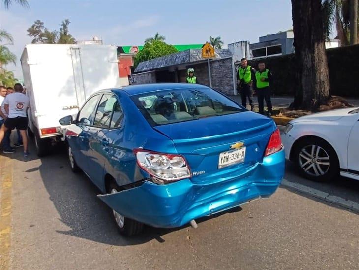 Se registra aparatosa carambola de 3 en colonia de Córdoba