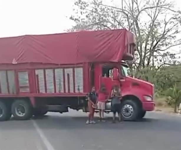 Bloqueos en Tierra Blanca tras detención de banda de secuestradores (+Video)