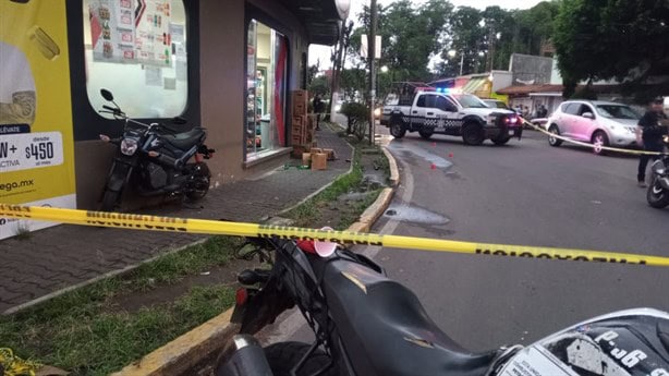 Sujetos disparan contra X24 ubicado en entrada a Coatepec, hieren a un hombre