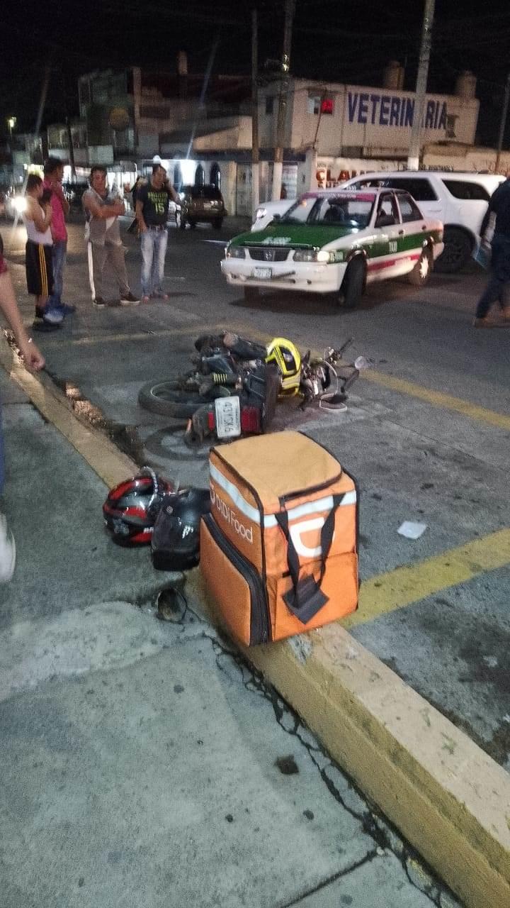 Taxi embiste a motociclista en Banderilla