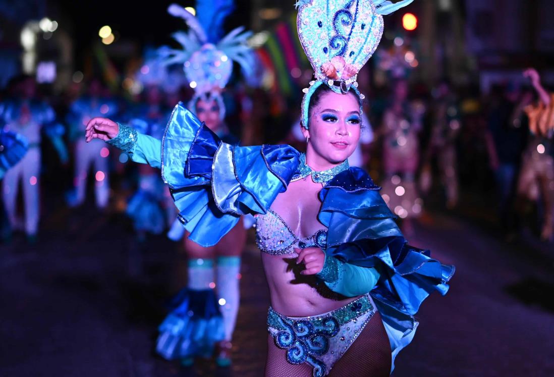 Turismo y familias disfrutaron del segundo Papaqui de Carnaval de Veracruz 2024 | VIDEO