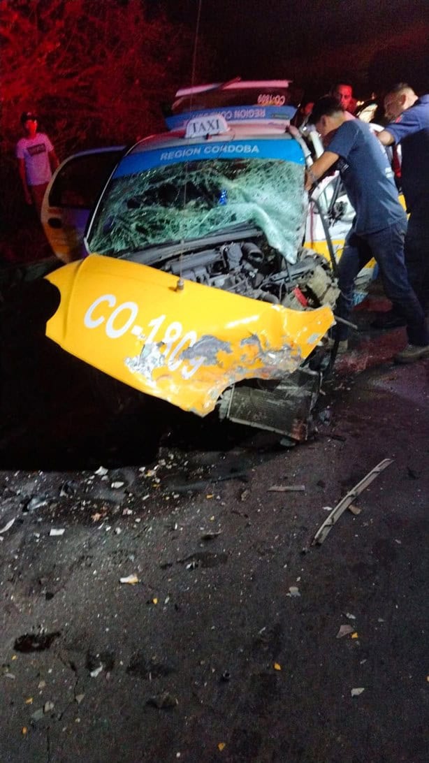 Taxista pierde la vida al chocar contra camioneta en Soledad de Doblado