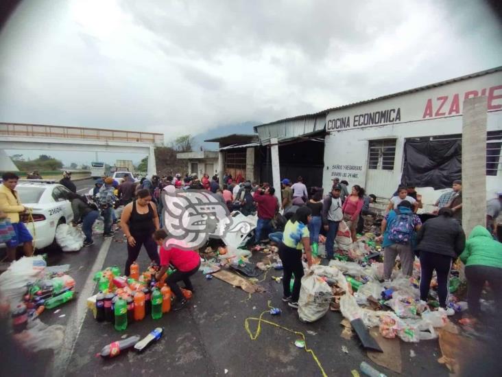 Se desata rapiña en Balastrera; trailero se estrella contra cocina económica en Nogales (+Video)