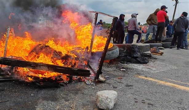 Pactan con Gobierno de Veracruz: desbloquean carretera en Totalco tras violenta represión