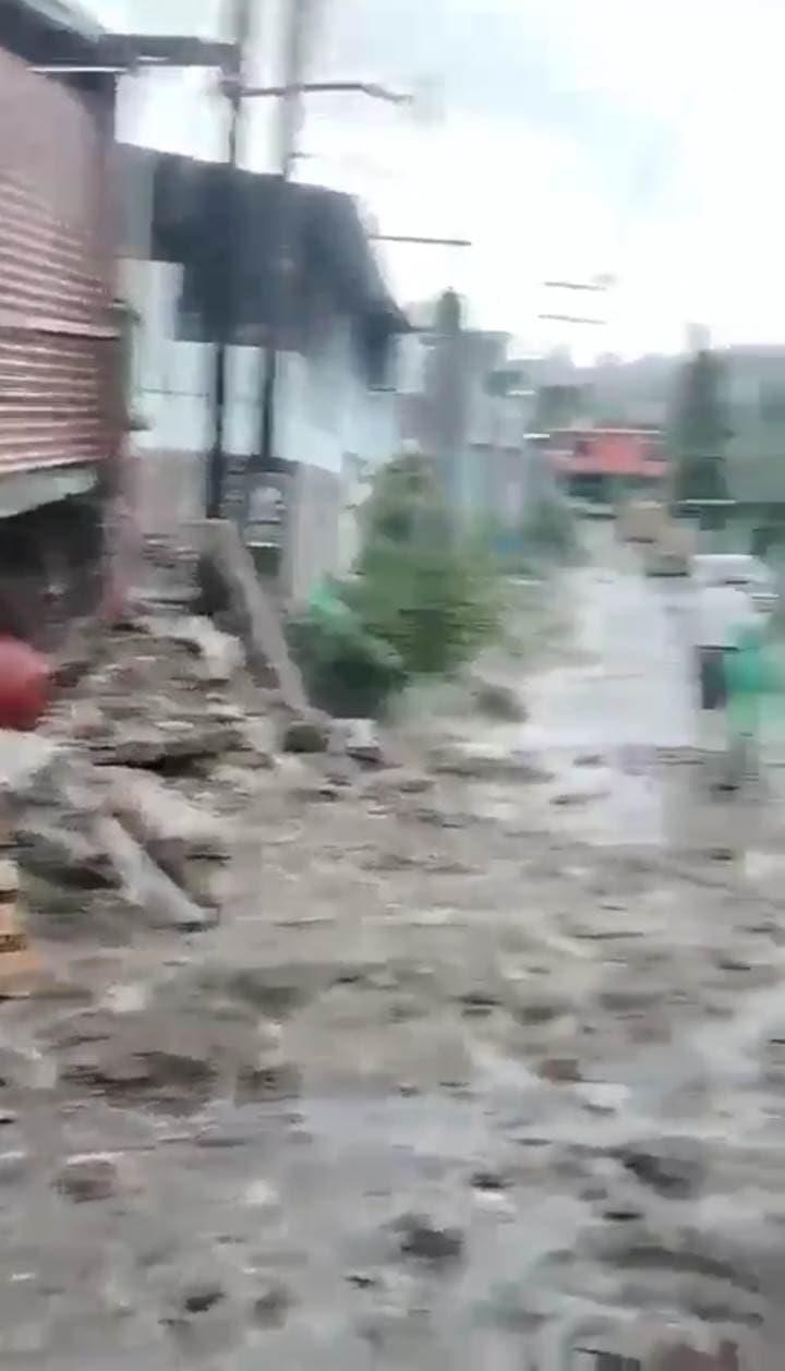 Torrenciales lluvias causan inundaciones en los municipios veracruzanos de Emiliano Zapata y Coatepec (+Video)