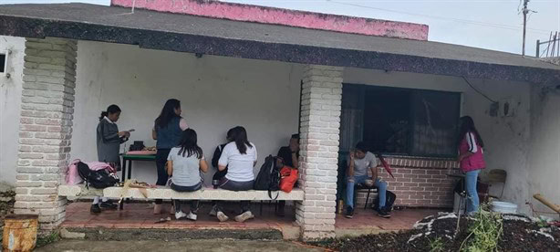 Desalojan a estudiantes de Telebachillerato en Juchique de Ferrer; ¿cuál es el motivo?