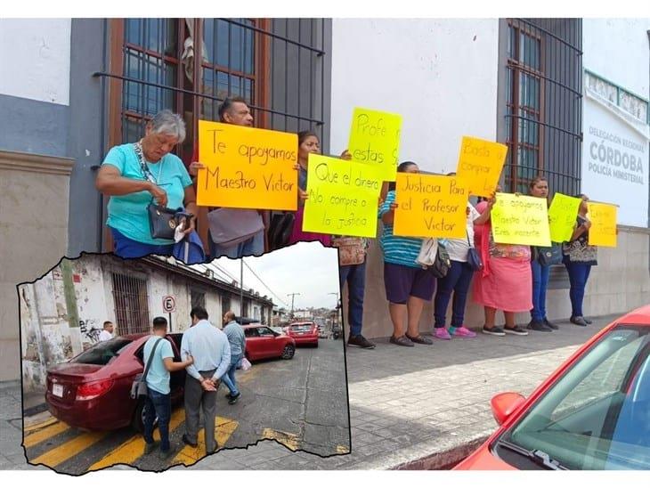 Protestan para exigir la liberación de profesor detenido en Córdoba (+Video)