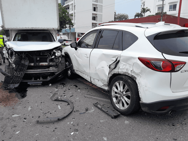 Accidente en la Riviera Veracruzana deja tres lesionados y cuantiosos daños