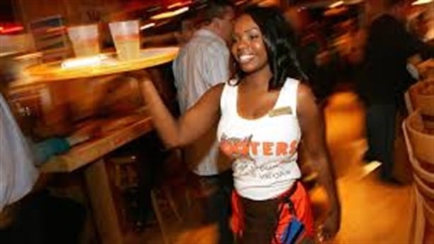 Hooters cierra sucursales y culpan a los millenials ¿Qué pasó?