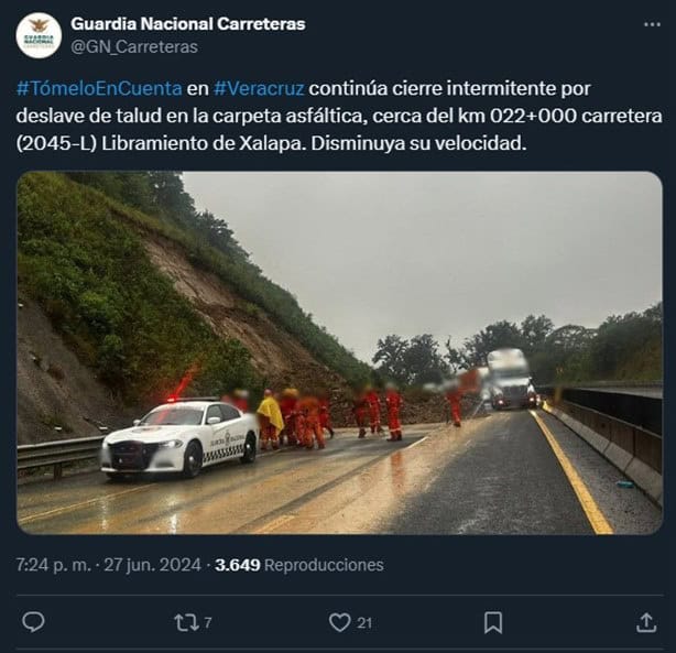 Alud de tierra bloquea un carril en libramiento Xalapa-Perote