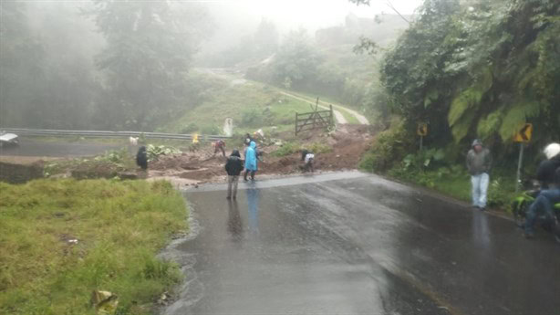 Lluvias en Misantla causan crecimiento de ríos y bloqueos en carreteras