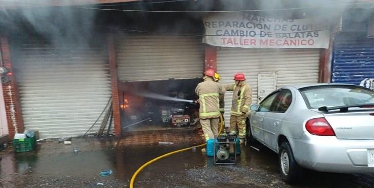 Se incendia local en la localidad María de la Torre en Martínez