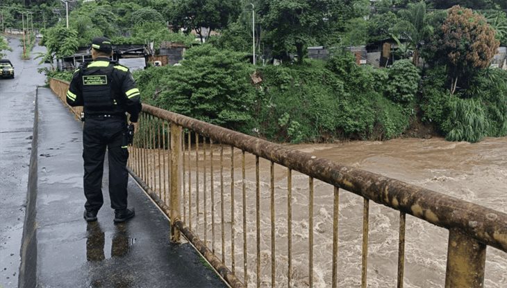 Presunta caída de un hombre al Río Seco provoca intensa movilización policiaca